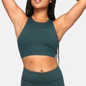 Outdoor Voices Move Free Crop Top Sports Bra in Green